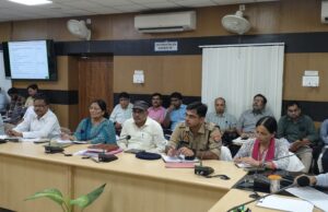 नियमित गंगा घाटों की साफ सफाई कराई जाए: सीडीओ