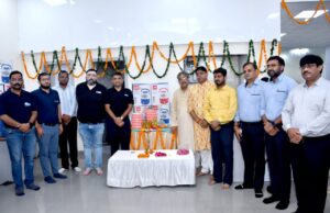 मनोरम आँटो बजाज थ्री व्हीलर शोरूम का हुआ भव्य शुभारंभ
