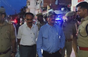 सीवर में गिरे दो बच्चे हुए लापता उन्हें बचाने के लिए दौड़े एक व्यक्ति की करंट लगने से मौत बच्चे लापता