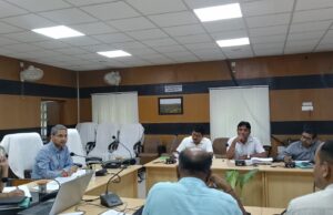 डीएम ने मत्स्य संपदा, निषाद राज बोट सब्सिडी, मत्स्य पालक कल्याण कोष योजना की समीक्षा