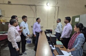 जिलाधिकारी ने किया कलेक्ट्रेट का निरीक्षण अभिलेखागार व न्यायालयों में व्यवस्था सुधारने के लिए दिए दिशा-निर्देश