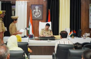 पुलिस कार्यालय मे एसएसपी ने फरियादियों की सुनी समस्याएं दिये दिशानिर्देश