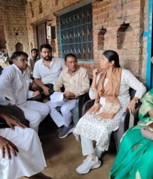पुलिस को चकमा दे अजरौली पहुंची विधायक पल्लवी पटेल