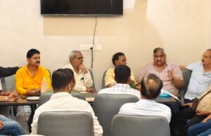 यूपी गाड़ियों पर टैक्स मुद्दे पर पटना जाएंगे प्रतिनिधि