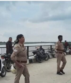 पति से विवाद होने पर राप्ती नदी में कूदी पत्नी