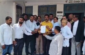 खाद समस्या को लेकर वकीलों ने एसडीएम को दिया ज्ञापन, आंदोलन की चेतावनी