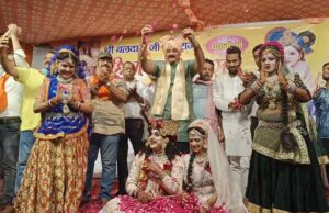 मटकि फोड़ प्रतियोगिता में महाकाल कमेटी ने फोड़ी मटकी