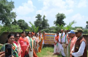 बुंदेलखंड मानव सेवा संस्थान,भारत विकास परिषद और रोटरी क्लब ने किया ध्वजारोहण