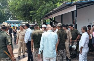 वेन्डिग जोन के बाहर खडे हाथ ठेले व गुमठी के खिलाफ चलाया अभियान