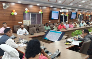 कलेक्ट्रेट में जिला स्तरीय सतर्कता समिति की बैठक, डीएम ने दिए सख्त निर्देश