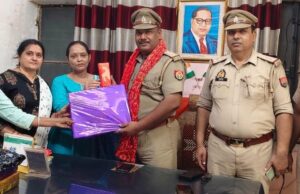 मानवता की सेवा में समर्पित हैं प्रभारी निरीक्षक नीरज पाठक