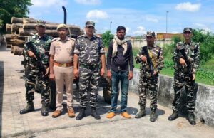 41 बोटा सागौन के साथ ट्रैक्टर-ट्रॉली जब्त, ड्राइवर गिरफ्तार