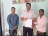 बजहां की प्रमुख सड़क बदहाल, ग्रामीणों ने विधायक को ज्ञापन सौंपकर की मरम्मत की मांग
