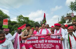 जनहित की समस्याओं को लेकर सपा विधान सभा इकाई करछना ने सौंपा ज्ञापन