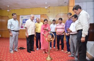 Iffco : इफको फूलपुर में हिंदी सप्ताह के अंतर्गत काव्य पाठ का आयोजन