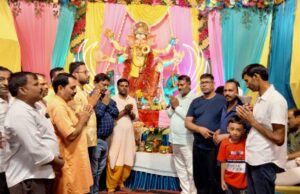 भगवान श्रीगणेश उत्सव को लेकर पूजन अर्चन व आरती में श्रद्धालुओं की उमड़ी भीड़