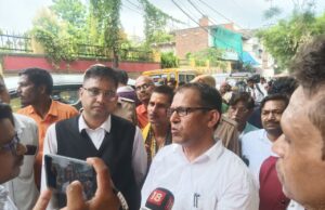शिव मंदिर पर अवैध कब्जे के खिलाफ आप का विरोध प्रदर्शन
