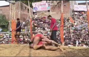 सिद्धपीठ ठड़ेश्वरी मन्दिर में बुढ़वा मंगल पर्व व दंगल में पहलवानों ने दिखाए अपने अपने दांव-पेंच