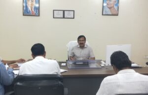 नई टाउनशिप विकास को गति, अवैध निर्माणों को कराया जाए नियमानुसार ध्वस्त:डीएम