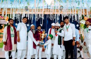 जश्ने ईद मिलादुन्नबी पर पत्रकार तौसीफ अहमद को किया गया सम्मानित