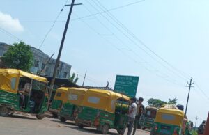 बकेवर-औरैया मार्ग पर ऑटो चालकों की गुंडागर्दी