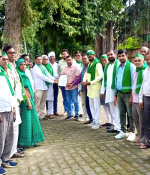 भारतीय किसान यूनियन की पंचायत में छह सूत्रीय मांगें उठीं, एडीओ को सौंपा ज्ञापन