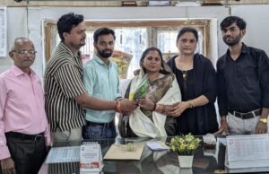 खागा नगर पंचायत अध्यक्ष एवं ईओ को किया गया सम्मानित