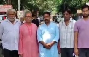 हनुमान मंदिर विवाद पर मंदिर प्रबंधन समिति ने डीएम को सौंपा ज्ञापन