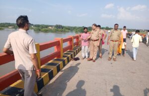 पत्नी से विवाद के बाद युवक ने यमुना पुल से लगाई छलांग, तलाश में जुटी पुलिस