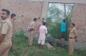 निर्माणाधीन प्लाॅट में पेड़ से लटका मिला युवक का शव