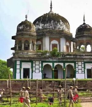फतेहपुर: मक़बरा – मंदिर विवाद पर सुनवाई फिर टली, अब 24 को होगी सुनवाई