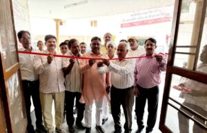 गन्ना सर्वें सट्टा प्रदर्शन और समाधान मेले का हुआ उद्घाटन
