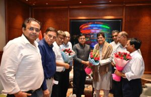सांसद ने कालीन उद्योग को लेकर उद्योग मंत्री व वित्त राज्य मंत्री से मुलाकात की