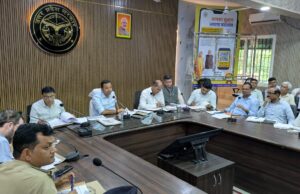 लम्बित वादों के शीघ्र निस्तारण हेतु जिलाधिकारी ने दिए सख्त निर्देश