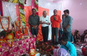 विधि विधान से पूजे गए भगवान विश्वकर्मा, झांकी देख मंत्रमुग्ध हुए भक्त