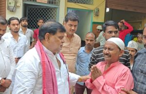 सपा का प्रतिनिधि मंडल पहुंचा रामबाग कुरैश नगर, लगाया प्रशासन पर आरोप