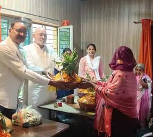 गर्भवती महिलाएं एवं कुपोषित बच्चों को मिली पोषण पोटली