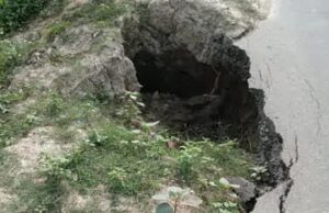 स्कूली बस पलटने से बची, टला बड़ा हादसा ड्राइवर की सूझबूझ से नहीं हुआ हादसा