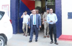 जनपद न्यायाधीश, डीएम, एसपी ने जिला कारागार का किया निरीक्षण