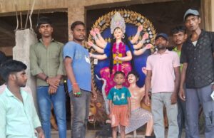 जयकारों के साथ गांव – बस्ती पहुंची दुर्गा प्रतिमाएं