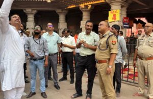 जिलाधिकारी व एसएसपी ने पूरे मेला क्षेत्र का भ्रमण कर किया निरीक्षण