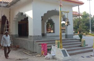 नवरात्रि के प्रथम दिन के पहले सजने लगी दुकानें, तैयारी शुरू