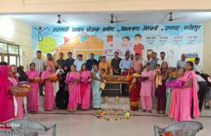 तेलियानी में कुपोषित बच्चों को बांटी गई पोषण पोटली