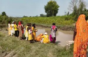 कन्याओं ने निकाली कलश यात्रा