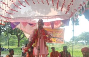 शारदीय नवरात्रि में विद्यालय के बच्चों ने निकाली झांकी, बताया शिक्षा का महत्व