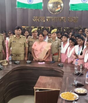 धाता में मिशन शक्ति फेज 5 के तहत महिलाओं व बालिकाओं की सुरक्षा और जागरूकता गोष्ठी आयोजित