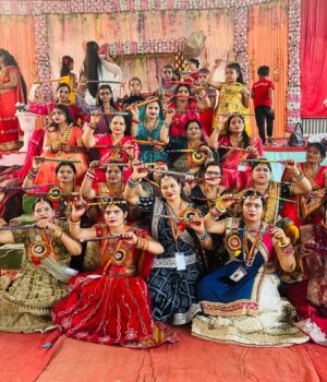 उत्सव-ए-डांडिया’ में महिलाओं की सनातनी ऊर्जा से जगमगाई शाम