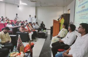 हिंदी भारत की विभिन्न भाषाओं एवं संस्कृतियों को जोड़ने में करती है सेतु का कार्य:ओम प्रकाश