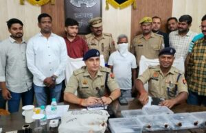 अवैध असलहा तस्कर गिरफ्तार, 5 पिस्टल व 10 मैगजीन बरामद