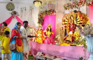 नवरात्रि के पांचवें दिन माँ स्कंदमाता के दर्शन के लिए लगी भक्तों की भारी भीड़